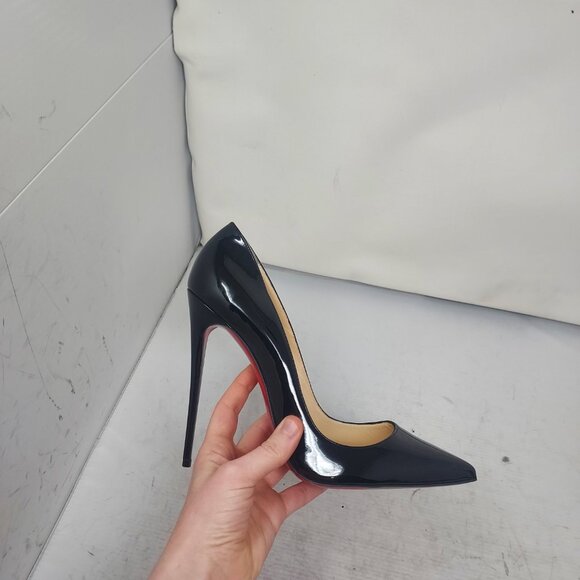 Christian Louboutin So Kate Black Patent Leather Pump - Picture 3 of 10
